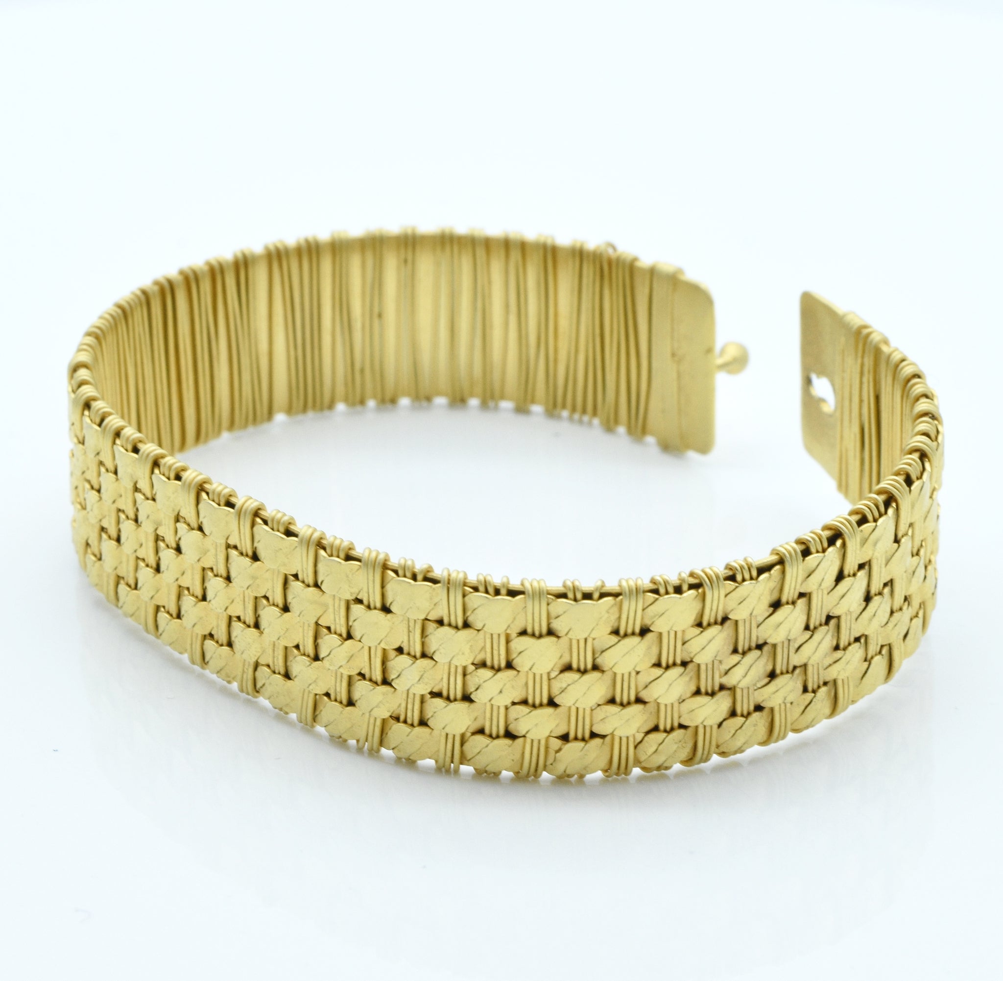 18k Gold Diamond Ring Hand Chain Bracelet | Hand chain bracelet, Hand  chain, Chain bracelet